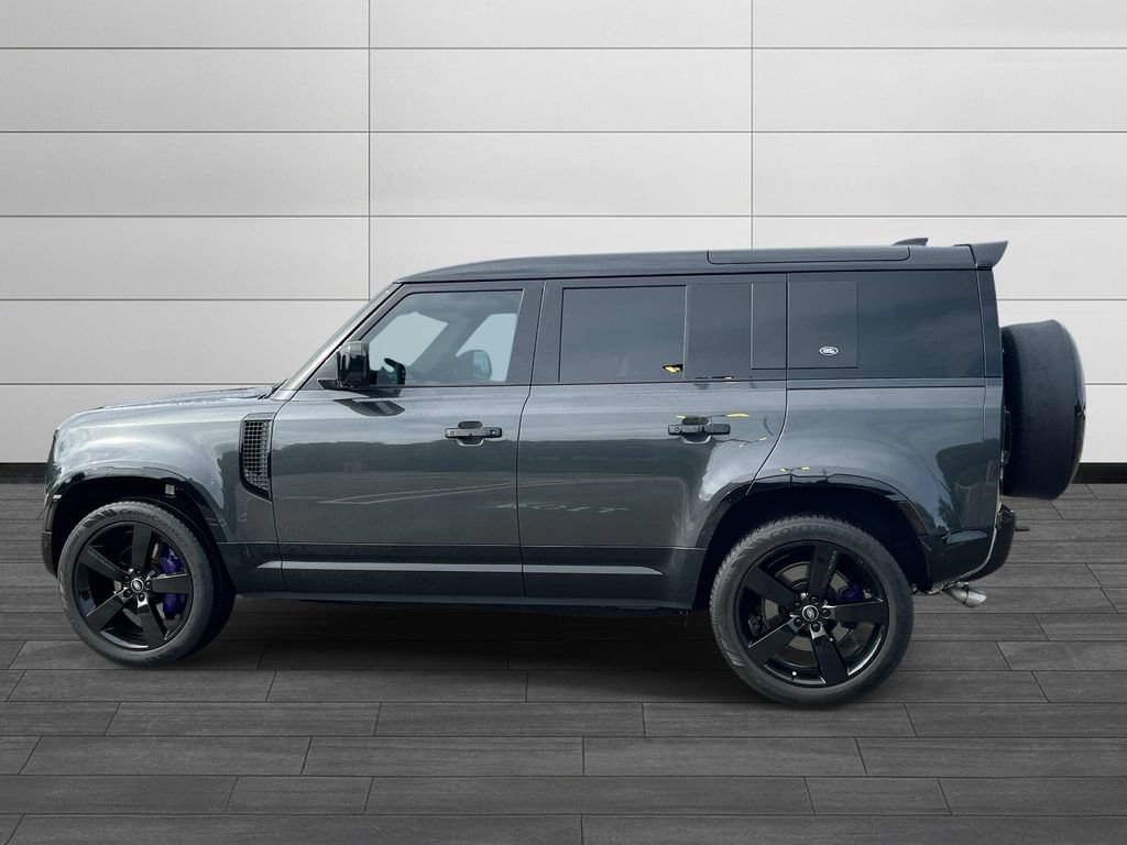 Certified 2024 Land Rover Defender 110 V8 AWD/4WD image 2