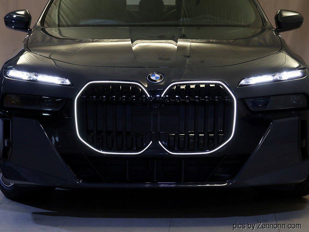 Used 2026 BMW i7 xDrive60 w/ Executive Package image 6