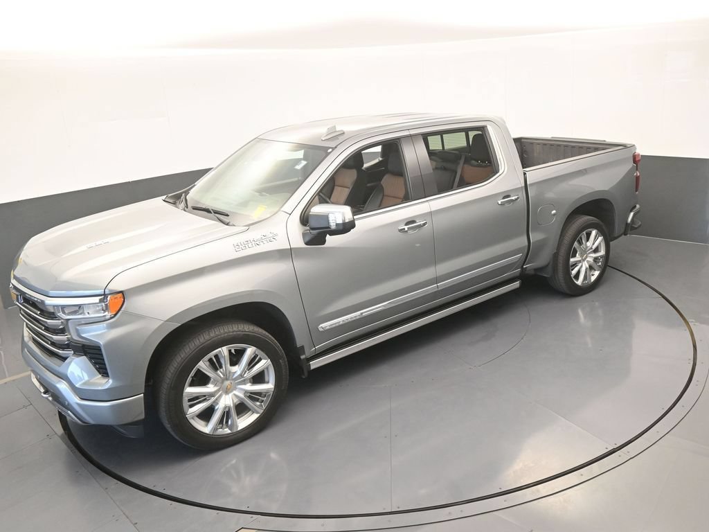 Used 2024 Chevrolet Silverado 1500 High Country w/ Technology Package AWD/4WD image 62