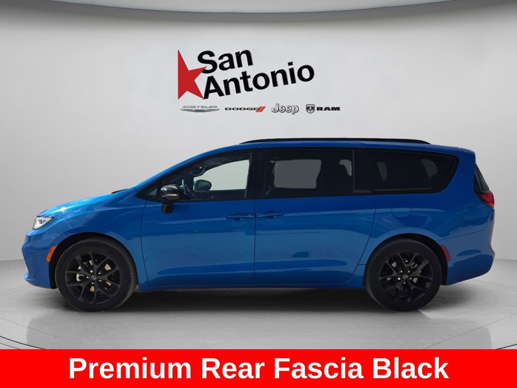 New 2026 Chrysler Pacifica Select FWD image 5