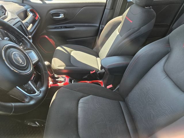 Used 2016 Jeep Renegade Trailhawk AWD/4WD image 3
