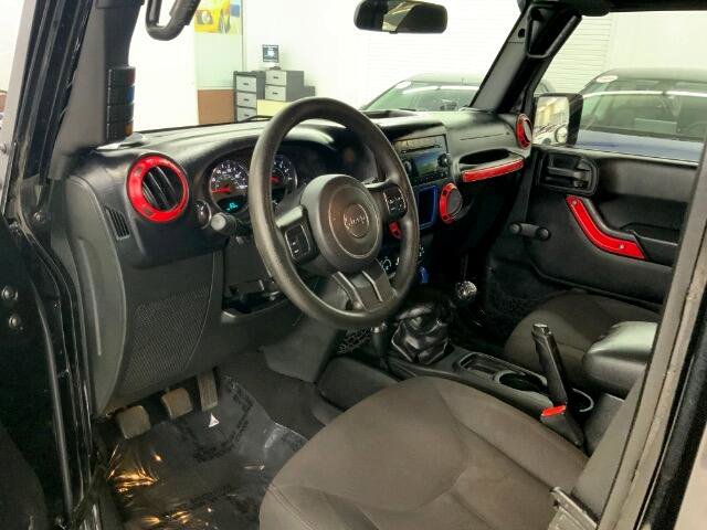 Used 2015 Jeep Wrangler Unlimited Sport image 27