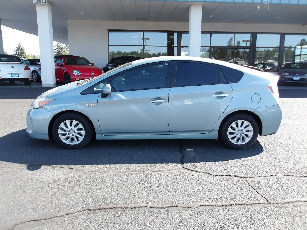 Used 2014 Toyota Prius Prime Plug-In Hybrid FWD image 2