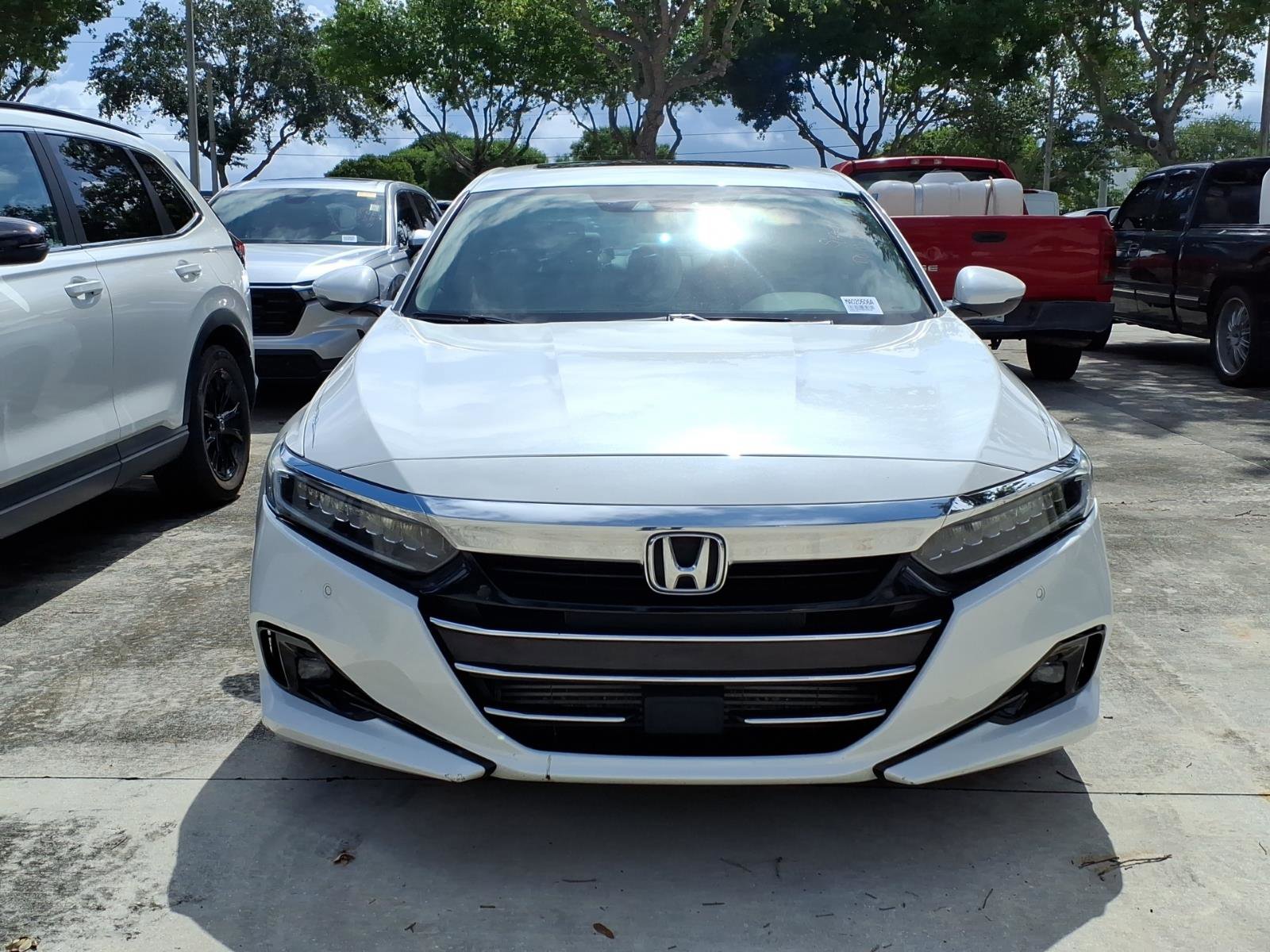 Used 2021 Honda Accord Touring image 2