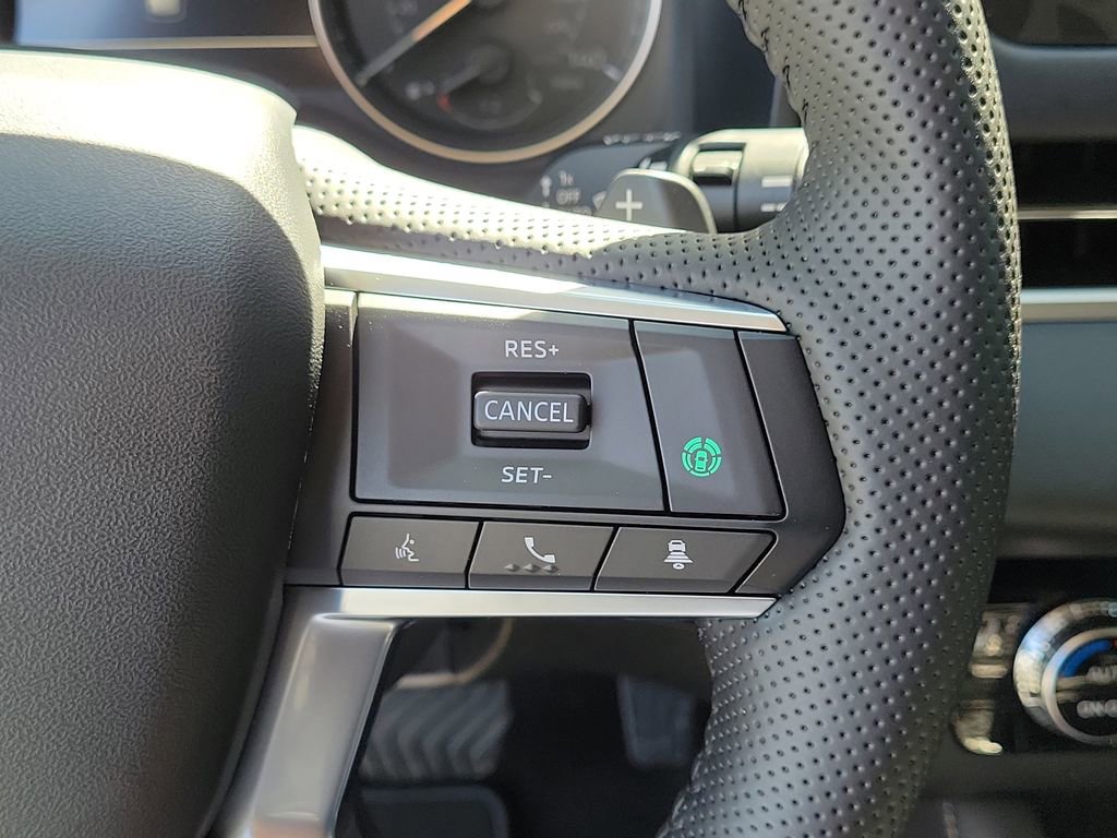 New 2025 Mitsubishi Outlander SE image 16