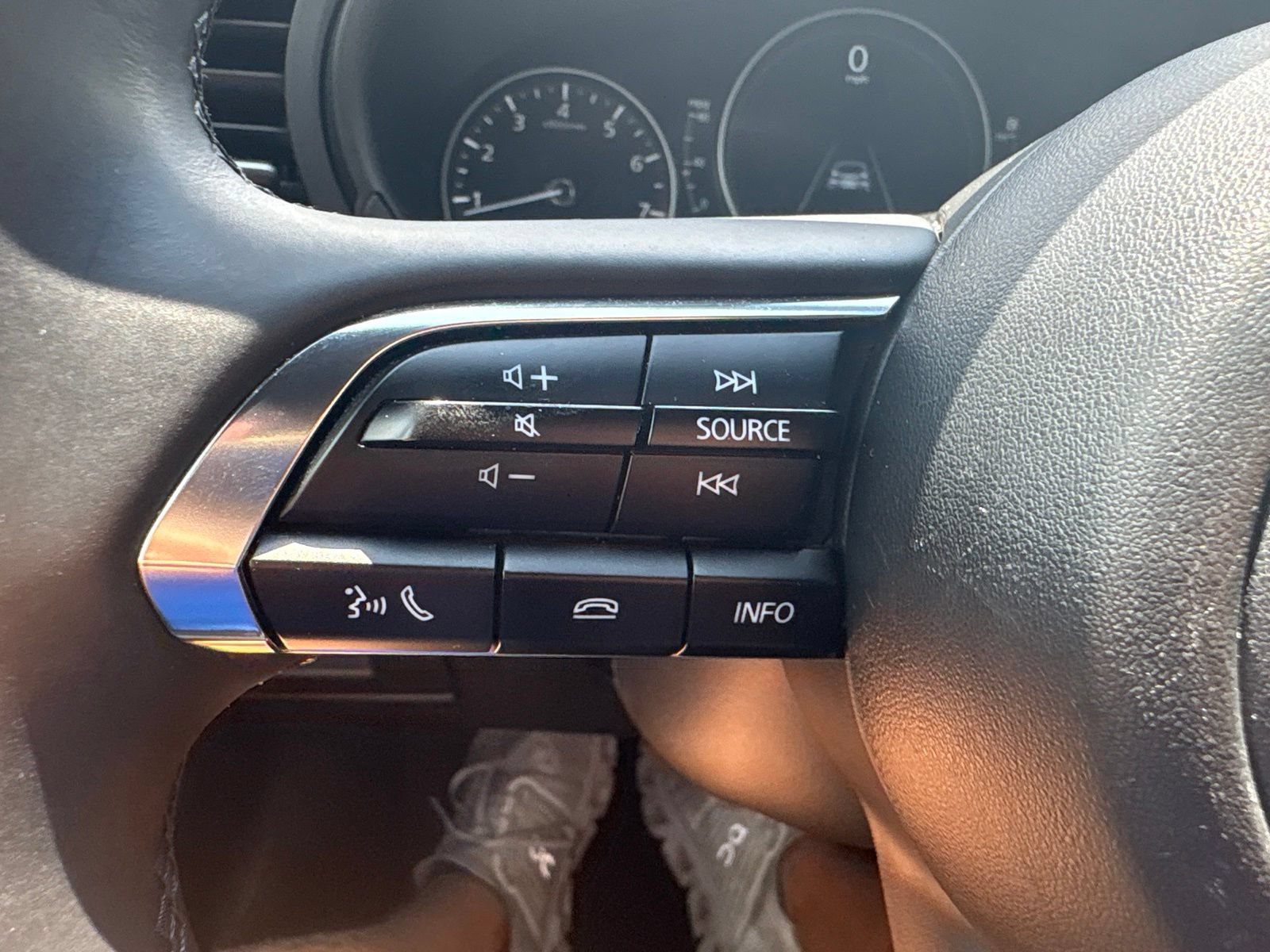 Used 2025 MAZDA MAZDA3 s Sport FWD image 18