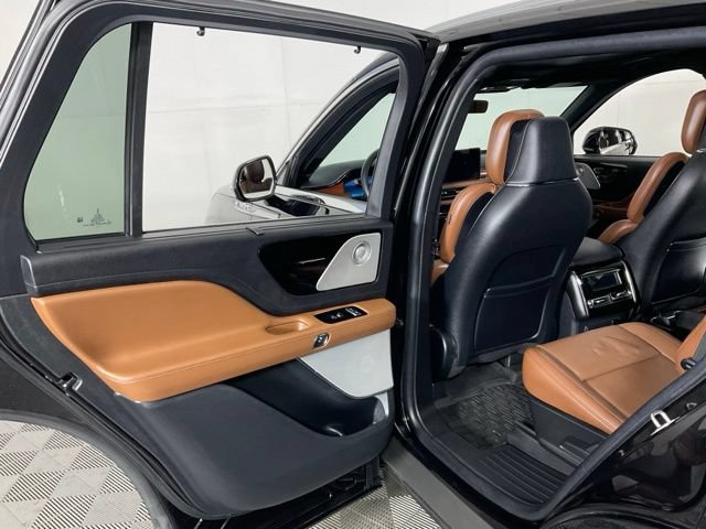 Used 2022 Lincoln Aviator Reserve w/ Equipment Group 201A AWD/4WD image 33
