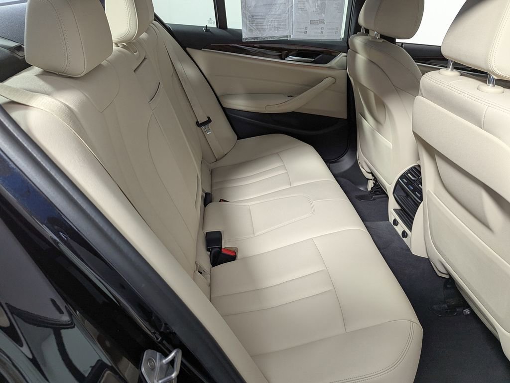 Used 2017 BMW 530i xDrive image 37