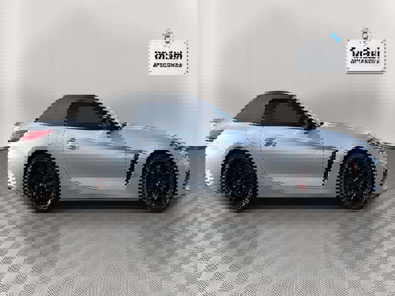 Certified 2021 BMW Z4 M40i w/ Executive Package image 2