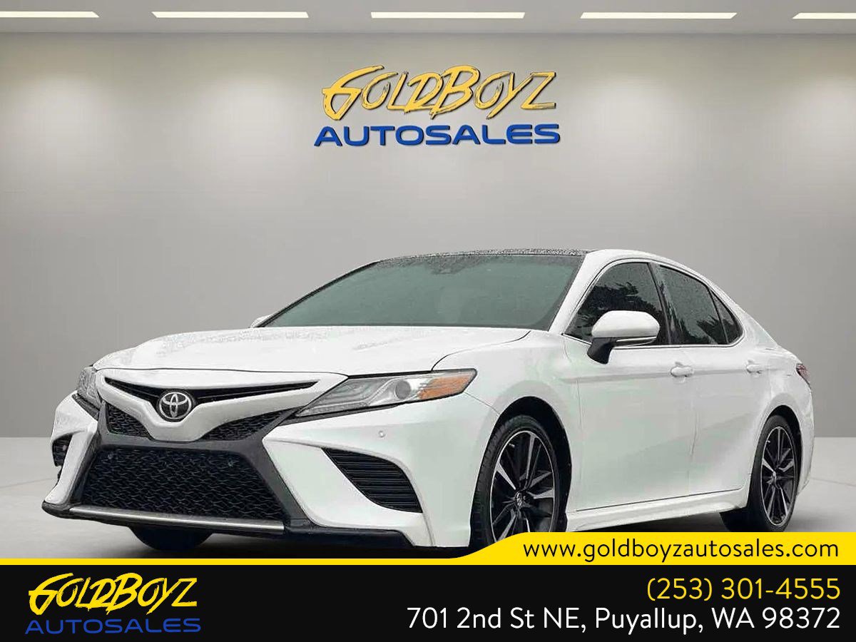 Used 2018 Toyota Camry XSE image 2
