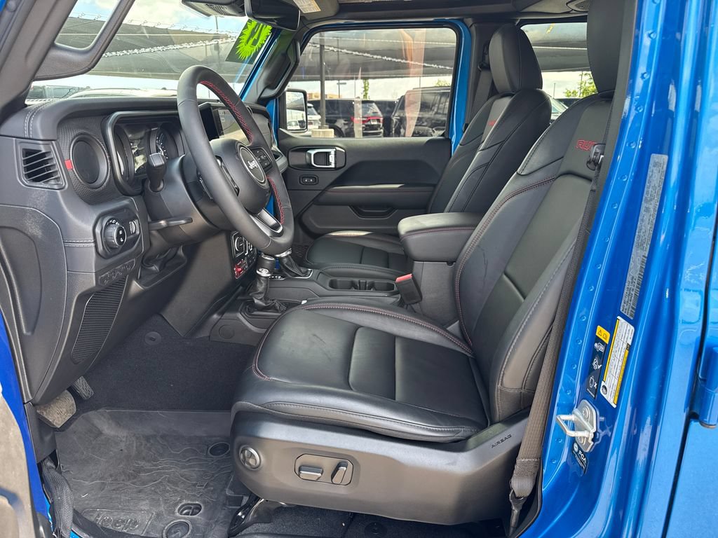 Used 2024 Jeep Gladiator Rubicon w/ Technology Group AWD/4WD image 27