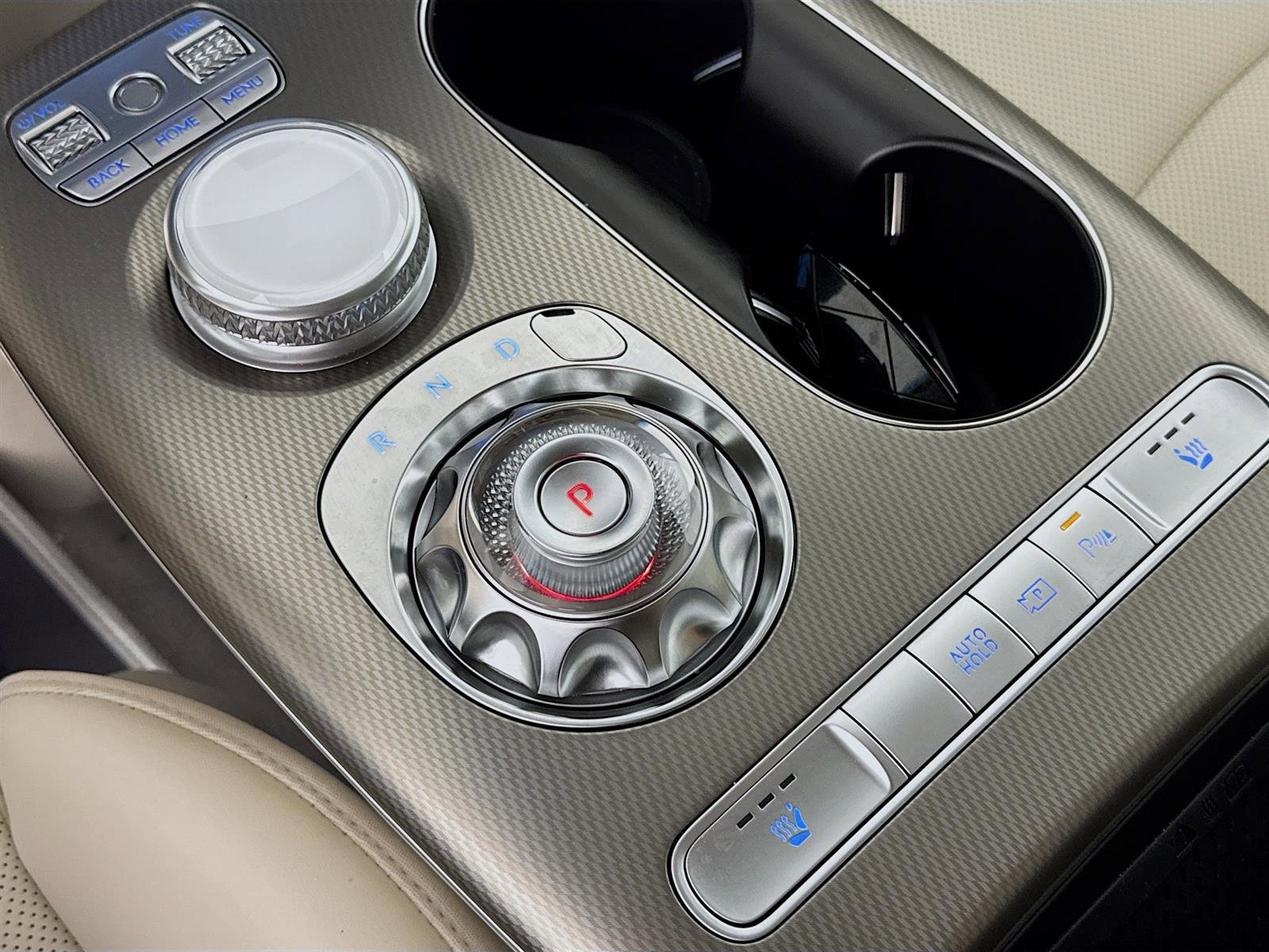 New 2024 Genesis GV60 RWD image 19