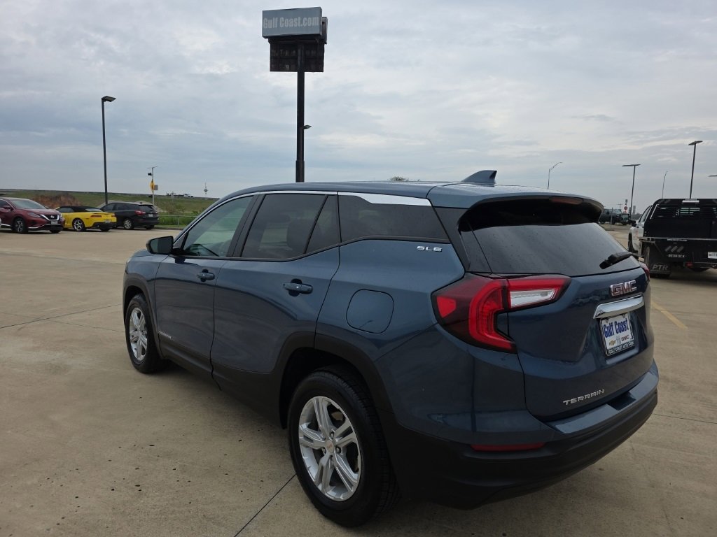 Used 2024 GMC Terrain SLE image 8