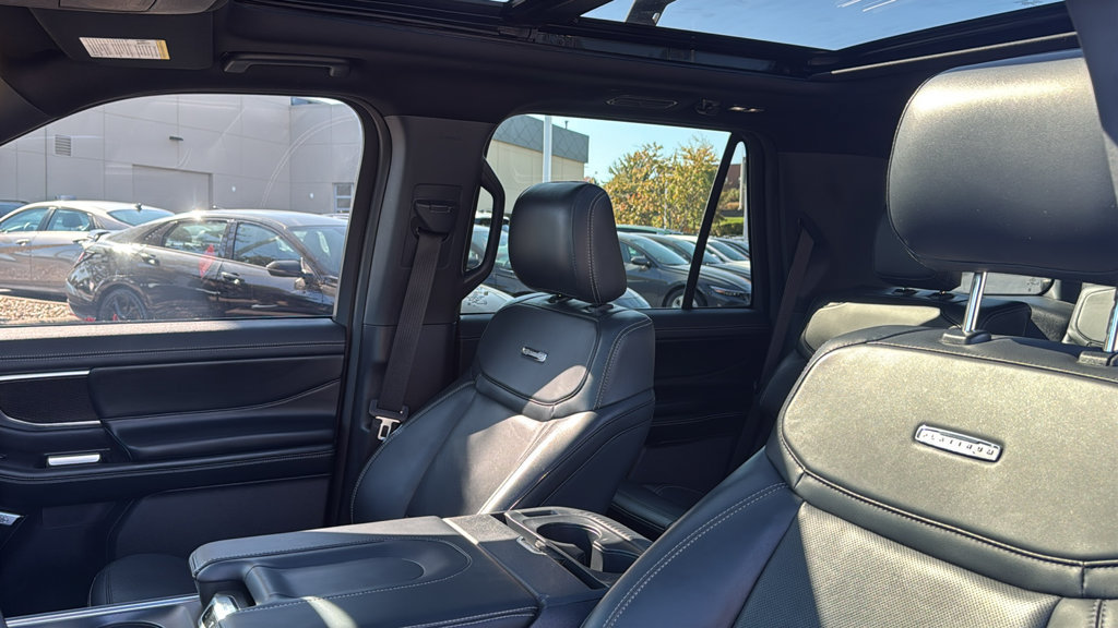 Used 2025 Ford Expedition Platinum w/ Stealth Appearance Package AWD/4WD image 13