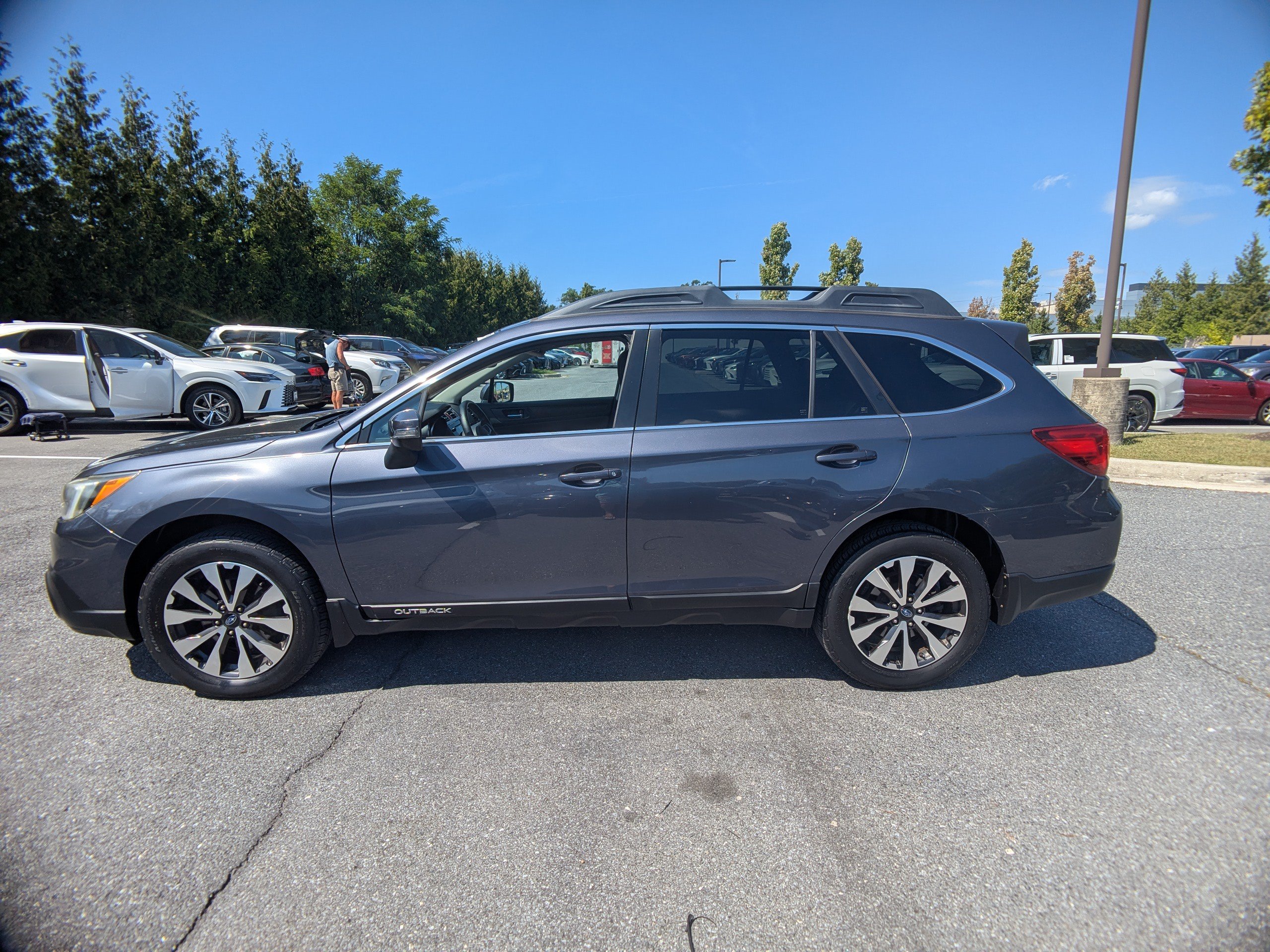 Used 2015 Subaru Outback 2.5i Limited AWD/4WD image 6