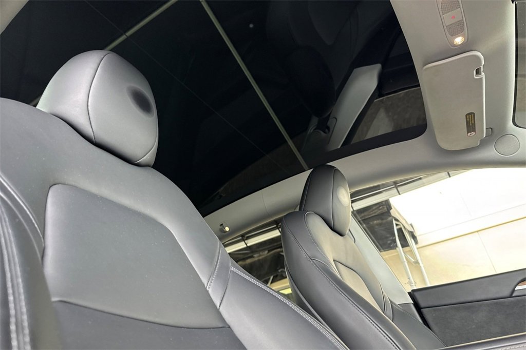 Used 2023 Tesla Model Y Long Range image 16