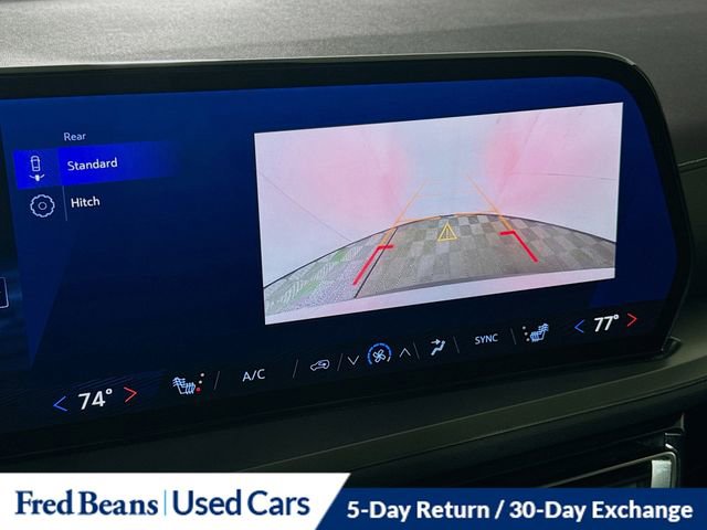 Used 2025 Chevrolet Traverse LT image 16