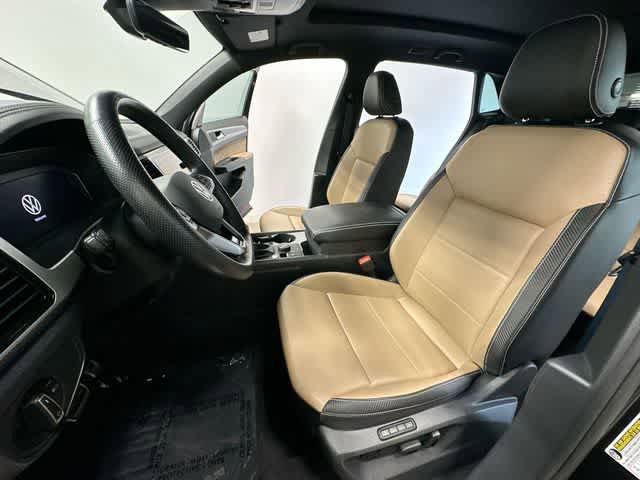 Used 2023 Volkswagen Atlas Cross Sport SEL R-Line AWD/4WD image 18