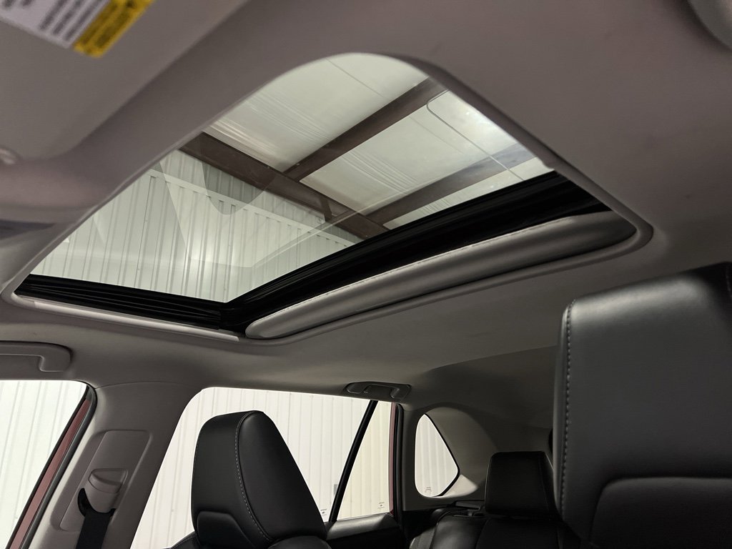 Used 2020 Toyota RAV4 XLE Premium image 16