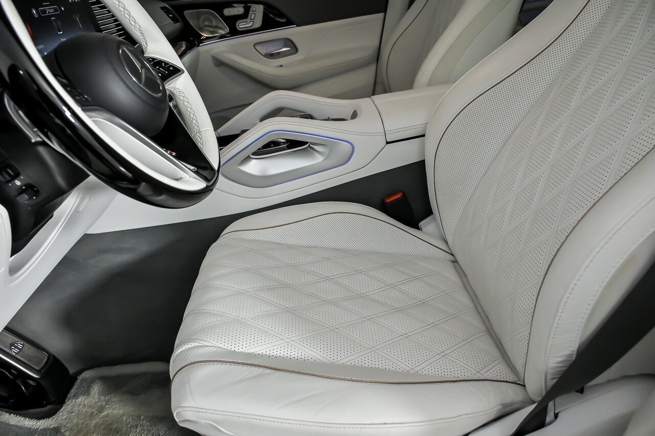 Used 2024 Mercedes-Benz Maybach GLS 600 4MATIC image 23