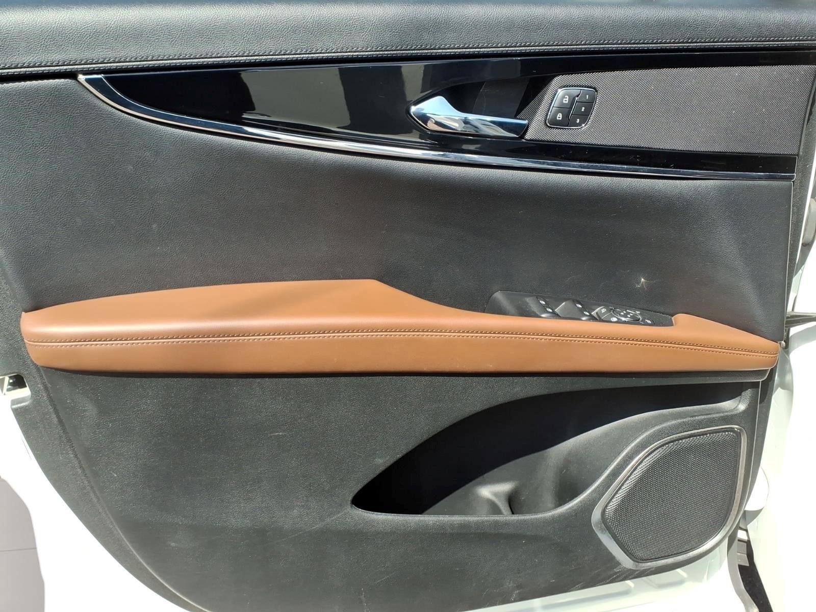 Used 2022 Lincoln Nautilus Reserve AWD/4WD image 8