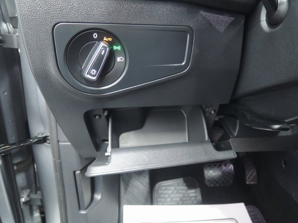 Used 2022 Volkswagen Tiguan SE image 27