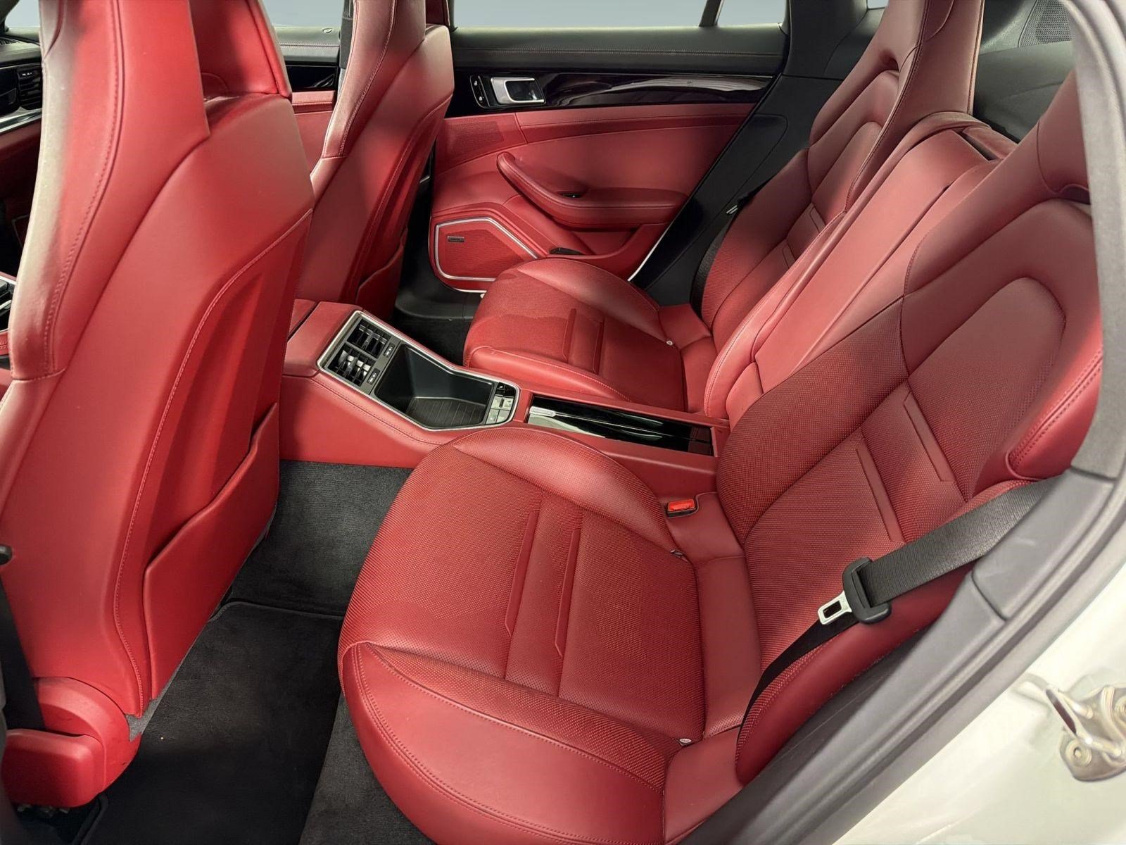 Certified 2019 Porsche Panamera image 24