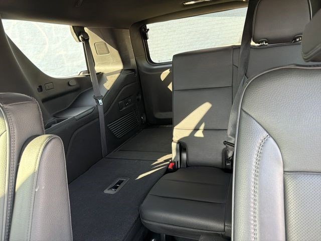 Used 2021 GMC Yukon Denali w/ Denali Premium Package image 15