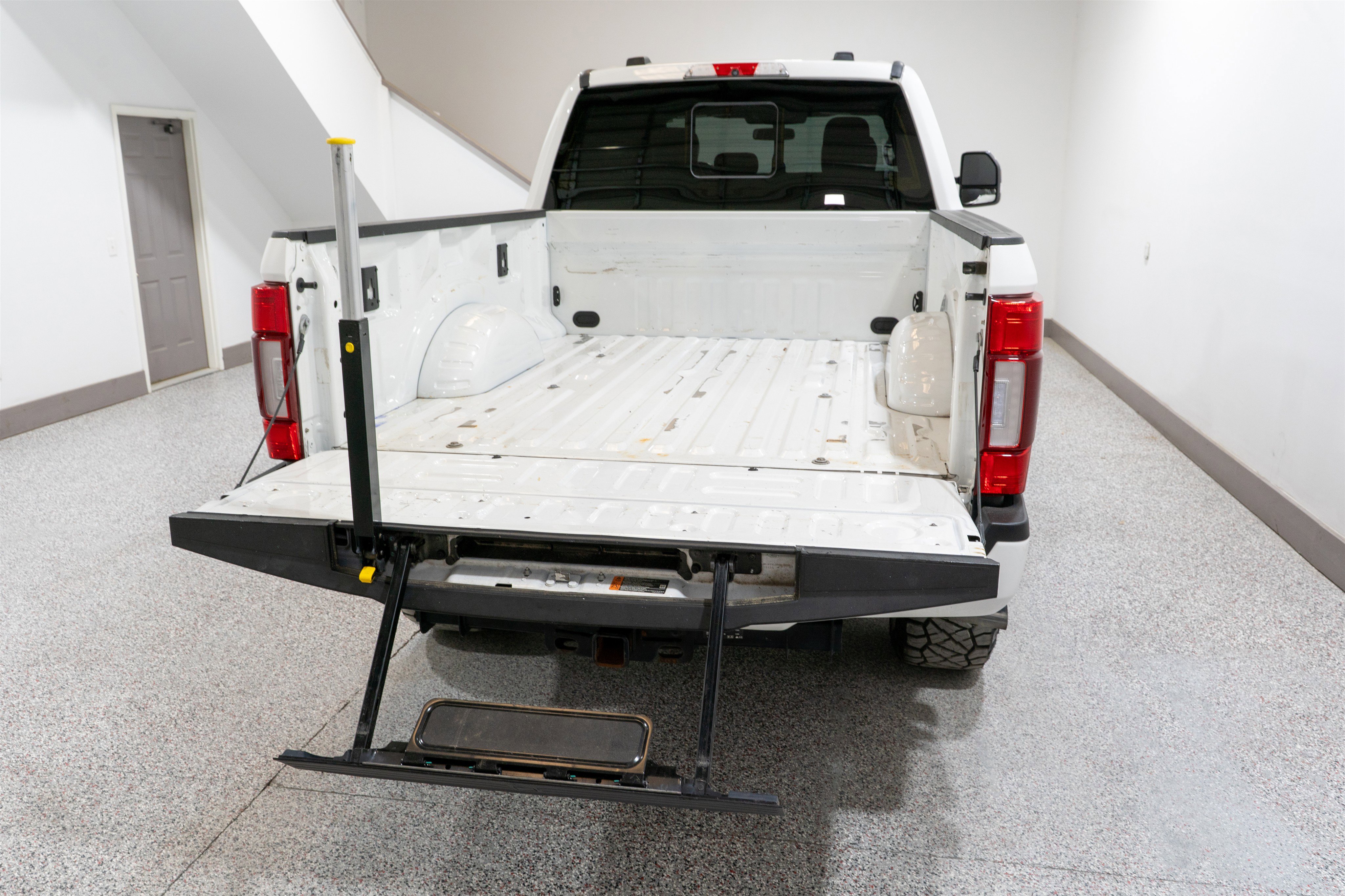 Used 2022 Ford F250 Platinum w/ FX4 Off-Road Package image 11