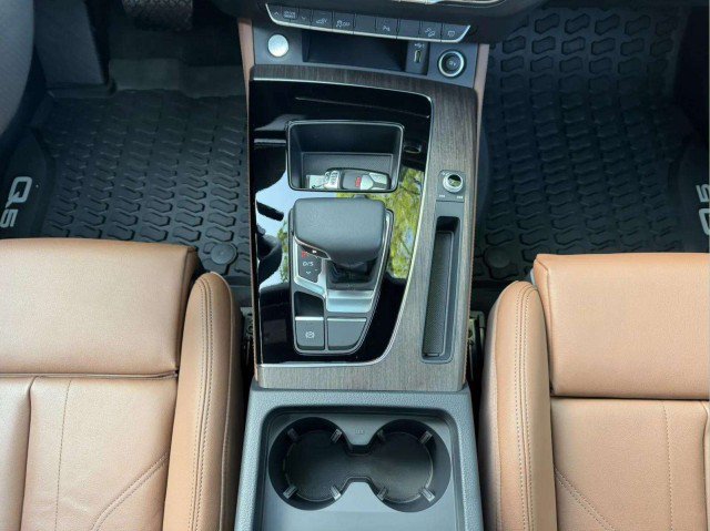 Certified 2025 Audi Q5 e Premium Plus w/ Premium Plus Package AWD/4WD image 16