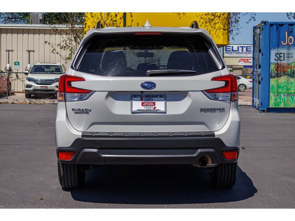 Certified 2022 Subaru Forester Premium AWD/4WD image 4