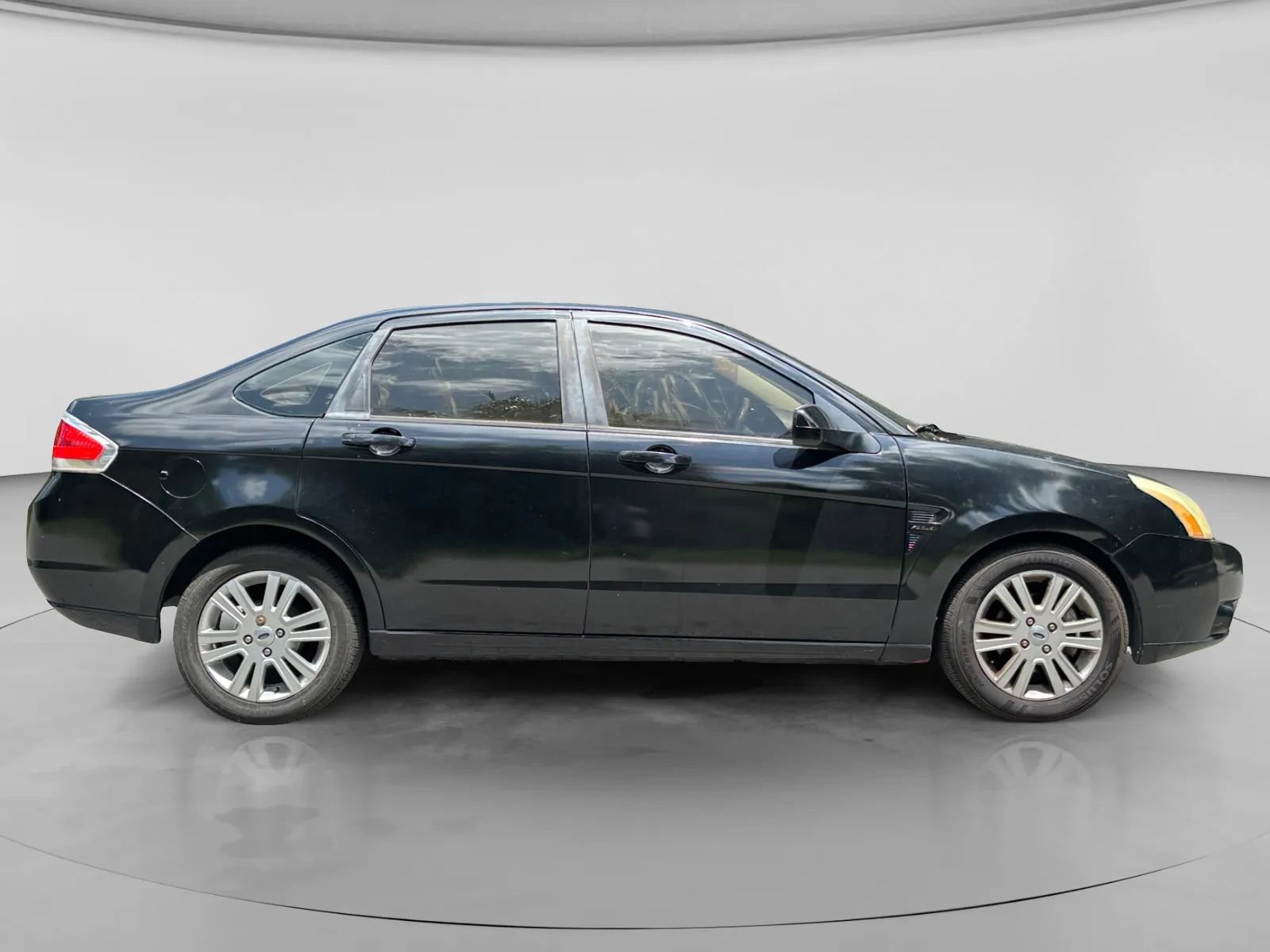 Used 2009 Ford Focus SEL FWD image 6