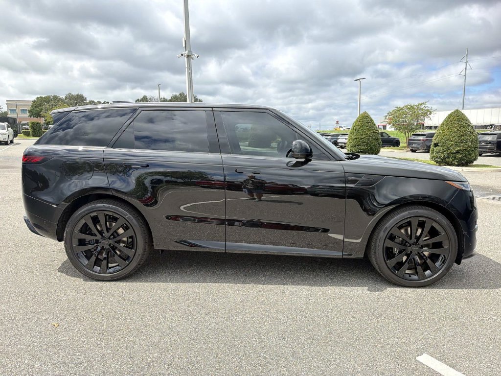 New 2027 Land Rover Range Rover Sport Dynamic SE AWD/4WD image 6