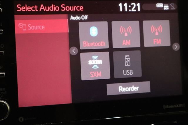 Used 2020 Toyota Corolla SE image 31