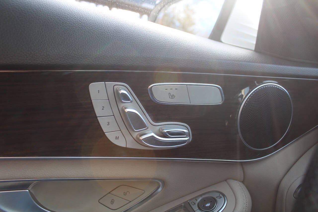 Used 2016 Mercedes-Benz C 300 4MATIC Sedan image 25