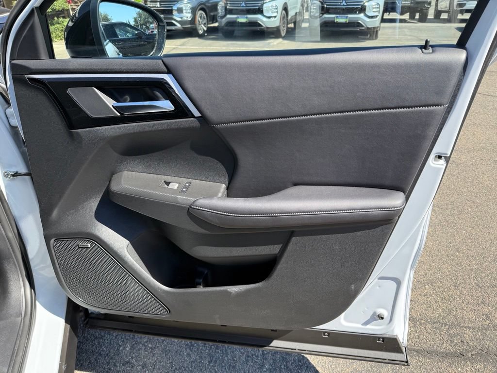 New 2026 Mitsubishi Outlander AWD image 18