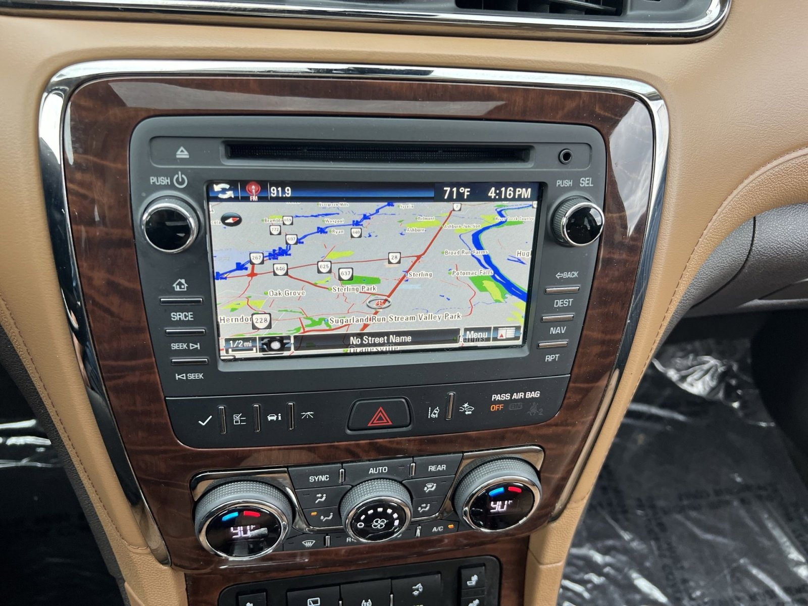 Used 2016 Buick Enclave Leather FWD image 28