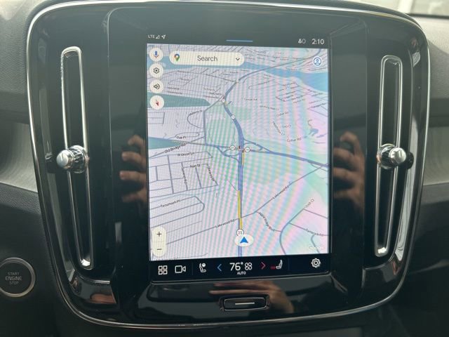 Certified 2025 Volvo XC40 B5 Plus image 22