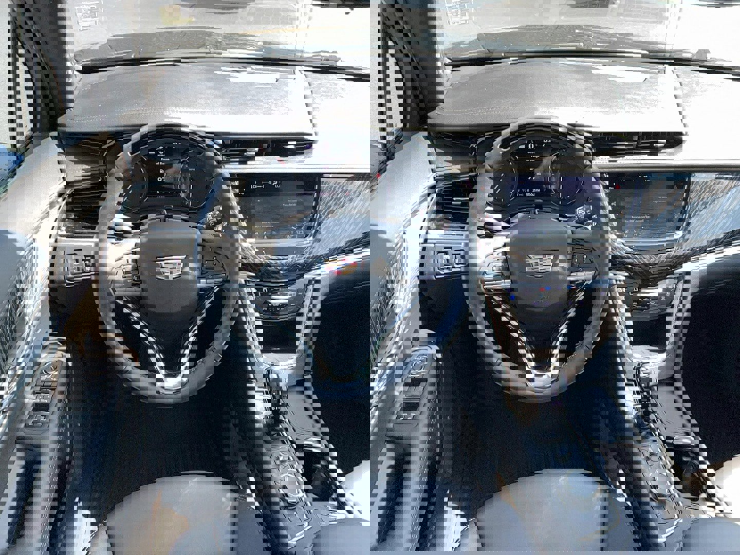 Used 2024 Cadillac XT6 Premium Luxury w/ Technology Package image 16