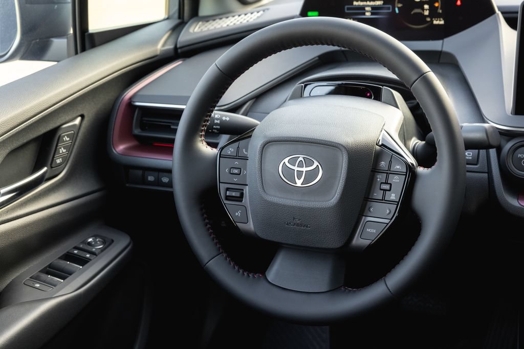New 2026 Toyota Prius Plug-In Hybrid FWD image 12