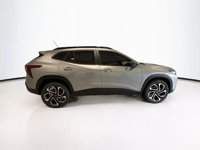 Used 2025 Chevrolet Trax RS w/ Sunroof Package image 8