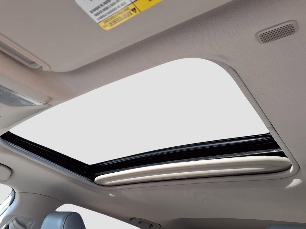 Used 2023 Toyota RAV4 XLE Premium image 17