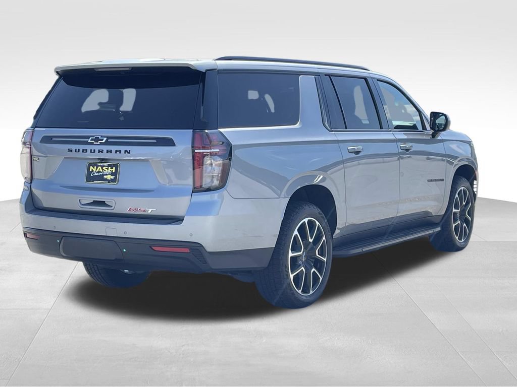 Used 2023 Chevrolet Suburban RST AWD/4WD image 3