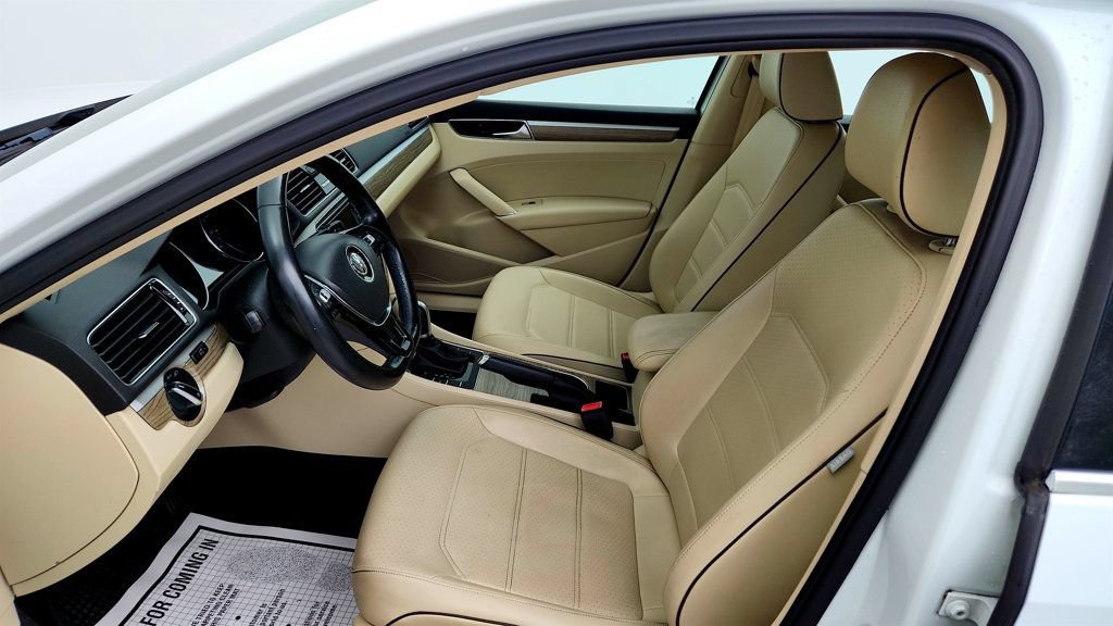Used 2018 Volkswagen Passat 2.0T SE FWD image 20