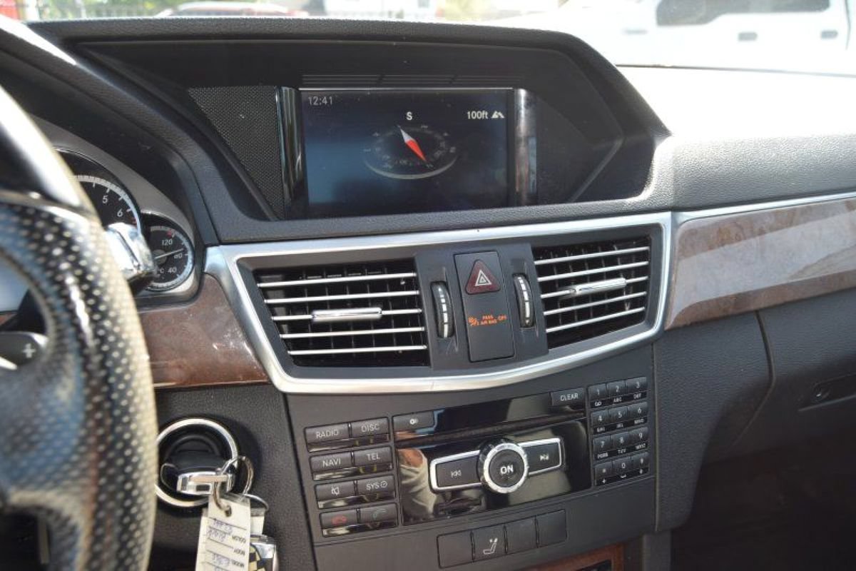 Used 2013 Mercedes-Benz E 350 4MATIC Sedan image 28