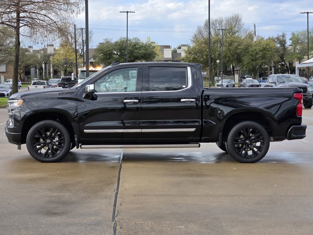 Used 2023 Chevrolet Silverado 1500 High Country w/ Technology Package image 4