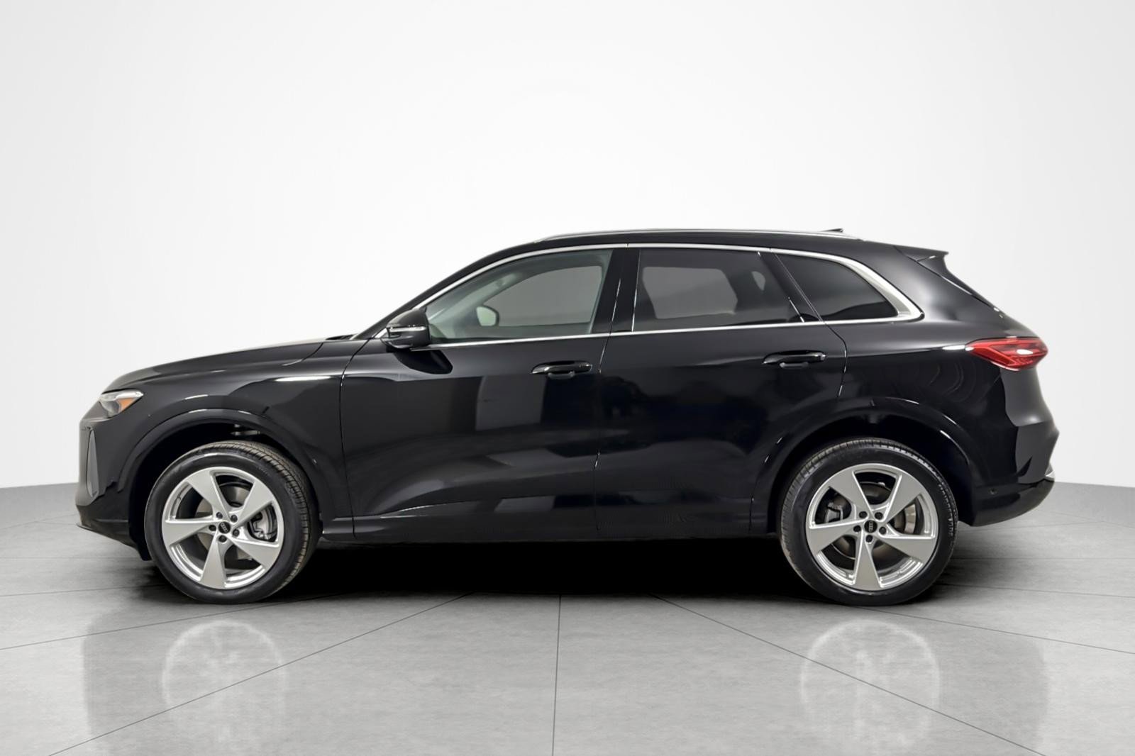 New 2025 Audi Q5 Premium Plus image 3