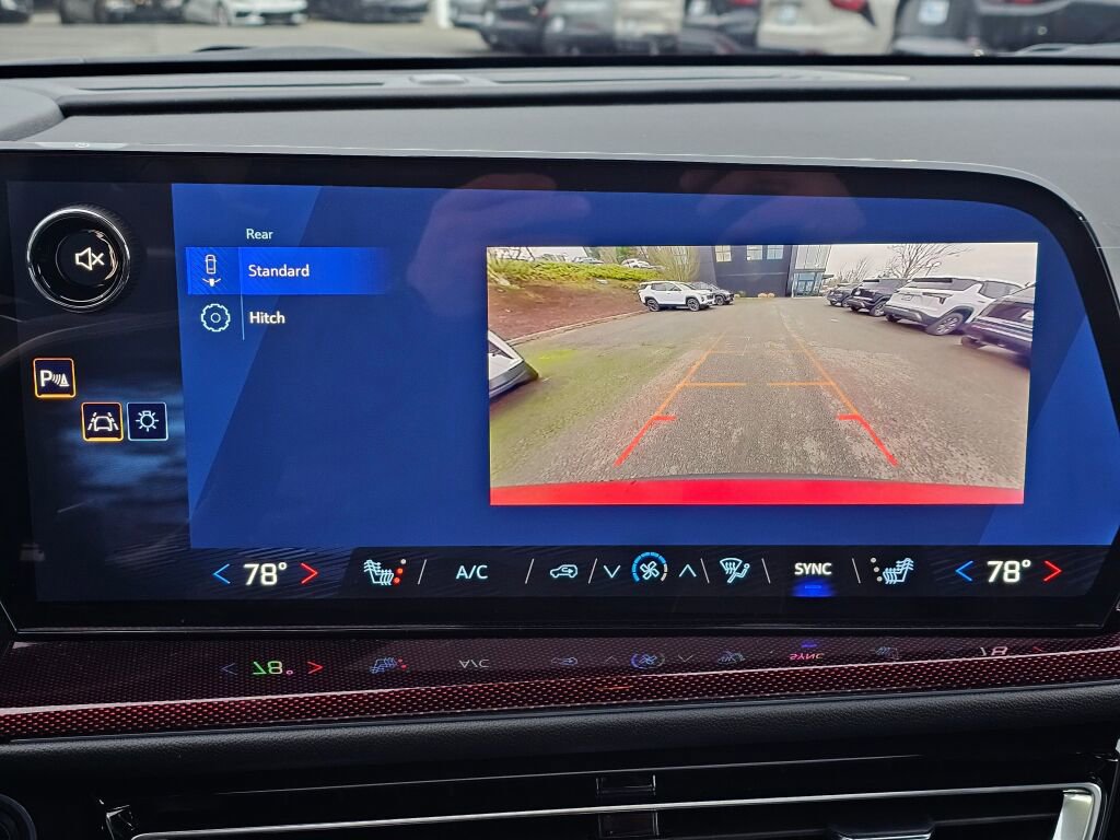 New 2026 Chevrolet Traverse Z71 w/ LPO, Floor Liner Package image 15