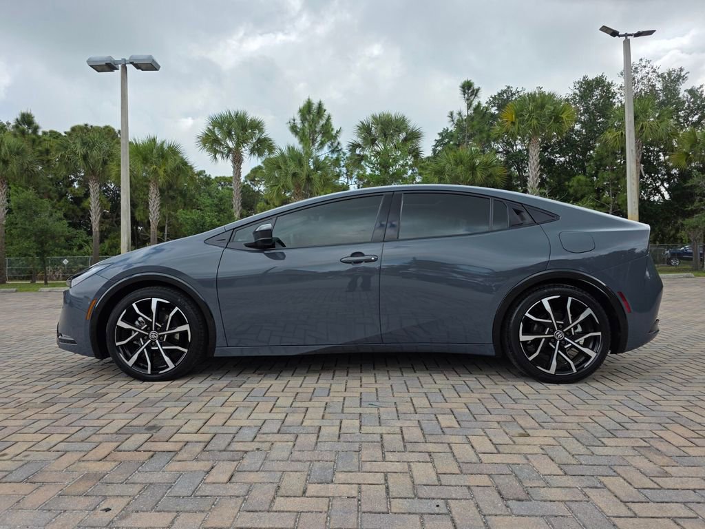 Used 2024 Toyota Prius Prime FWD image 8