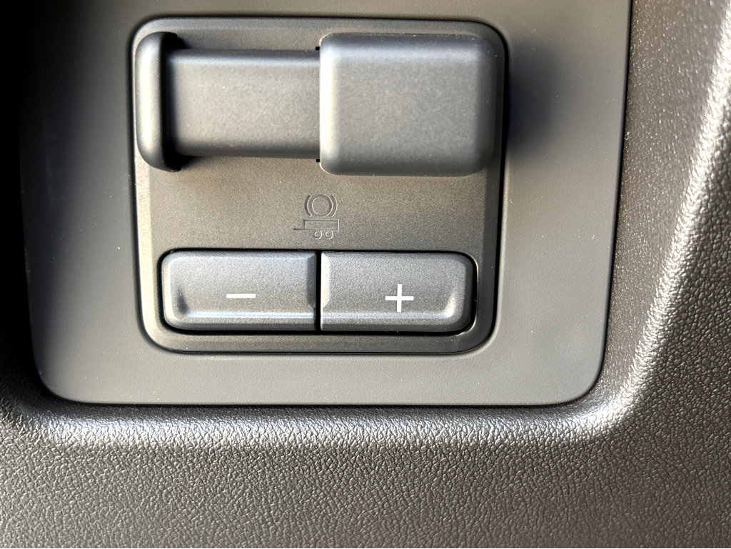 New 2024 Chevrolet Colorado LT w/ LT Convenience Package II image 12